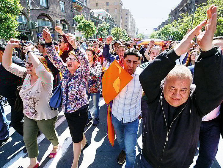 1.2211752-2384694961