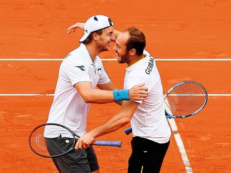 1.2201876-4134066530