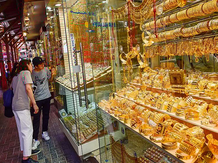 1.2215200-3834054413