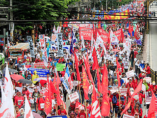 Duterte order disappoints Philippine workers seeking end to short-term contracts