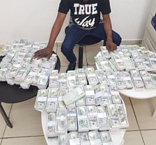 1.2226519-3775954687