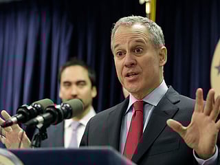 New York attorney general resigns after women abuse report