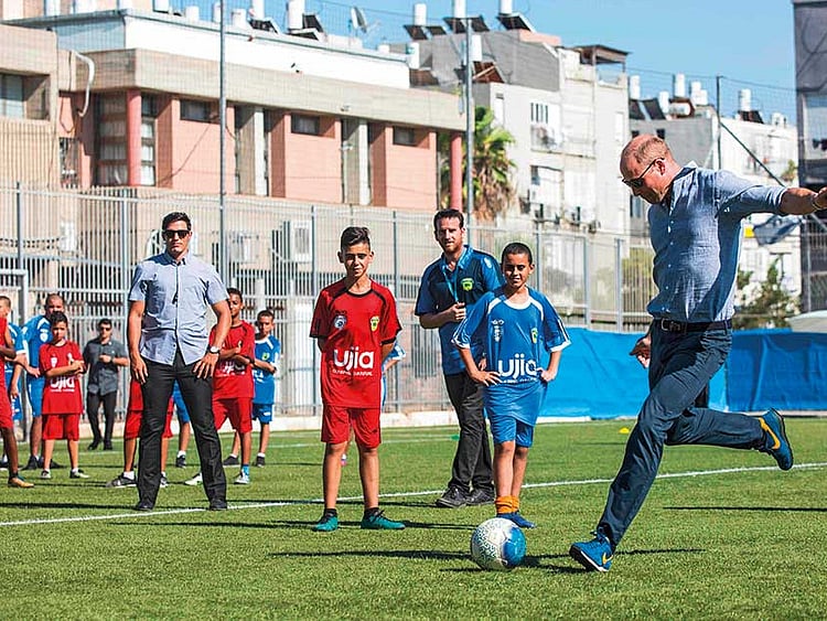 1.2242718-2745825440