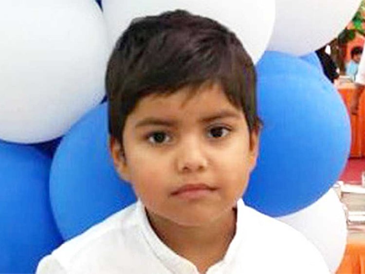 1.2243704-3655806653