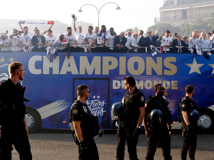 1.2252582-4066950447