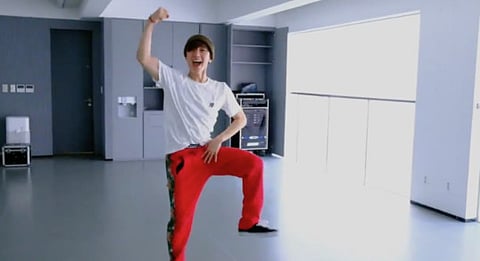 K-Pop stars show off moves for Kiki Challenge