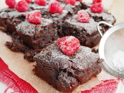 Betroot, chocolate and walnut brownies 