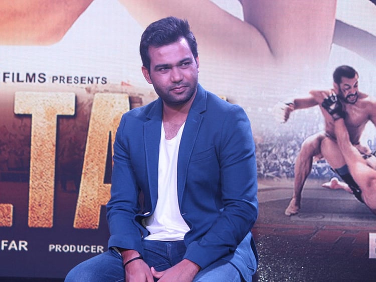 1.2267548-4208649961