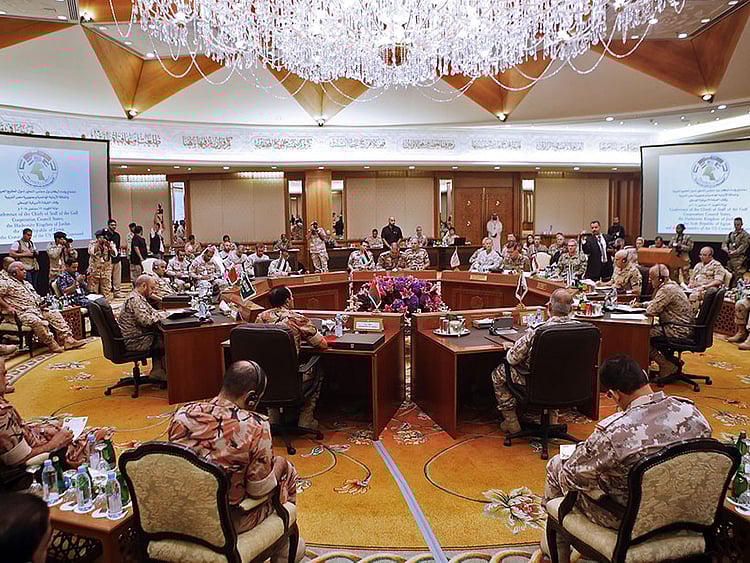 1.2277635-2800750278