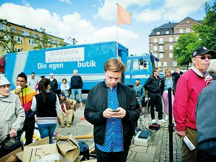 1.2279379-1233737221