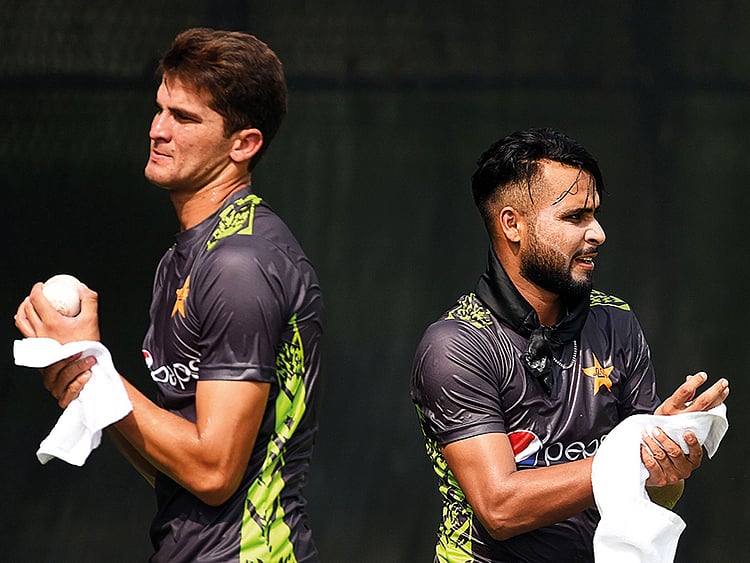 1.2279972-2768932352