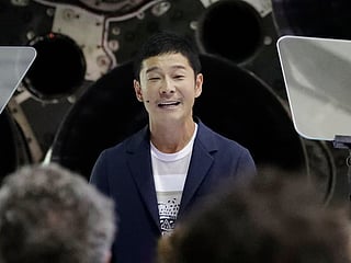 Japanese billionaire is SpaceX's Moon tourist