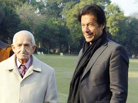 Imran Khan shared this photo on Facebook in October 2018 wishing his teacher at Aitchison College Major Geoffrey Douglas Langlands on his 101st birthday.