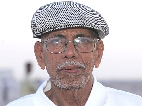 An October 23, 2004 file photo of Ramakant Achrekar coaching budding cricketers.