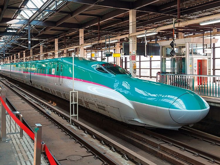 WLD-TRAIN-MAIN-NEW_ALL_A1_Main-(Read-Only)