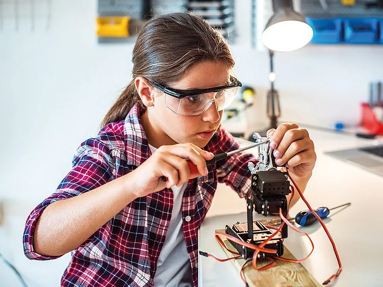 FTC_190104-stem-education1-(Read-Only)