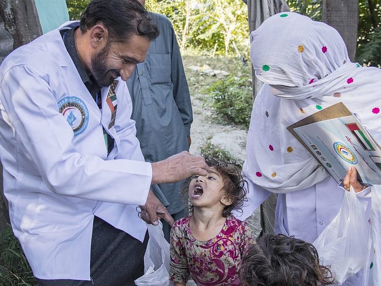UAE delivers 371 million polio vaccines to Pakistan