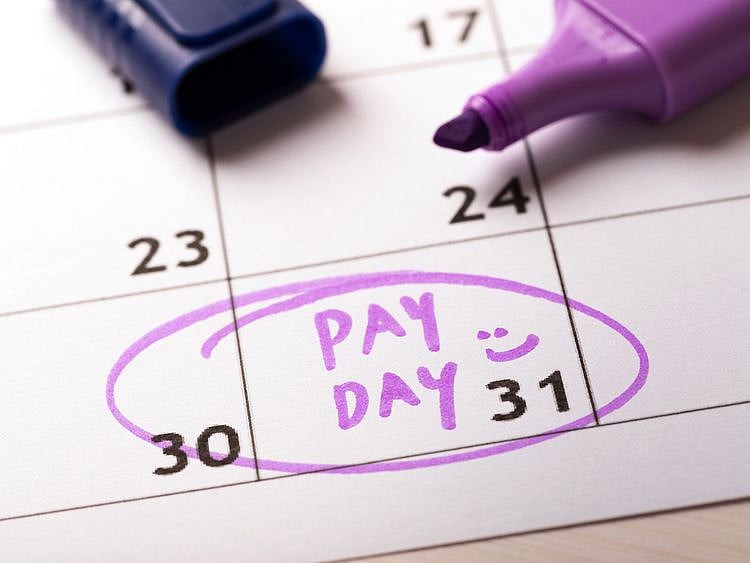 iStock-874346900 pay cheque salary