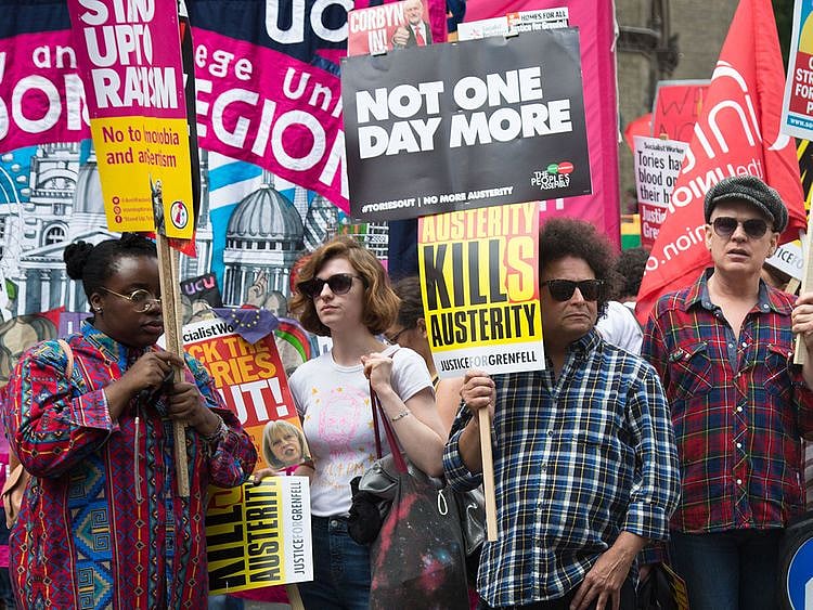 Thousands on demonstration protesting