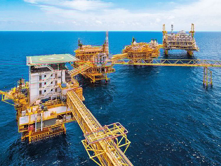 BUS-190111-OIL-RIG-(Read-Only)