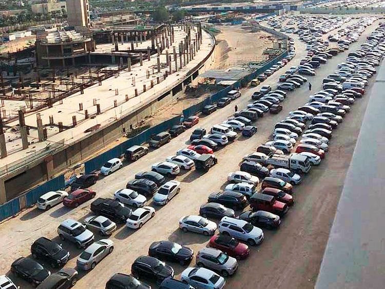 The JLT embankment area behind Mazaya Business Avenue