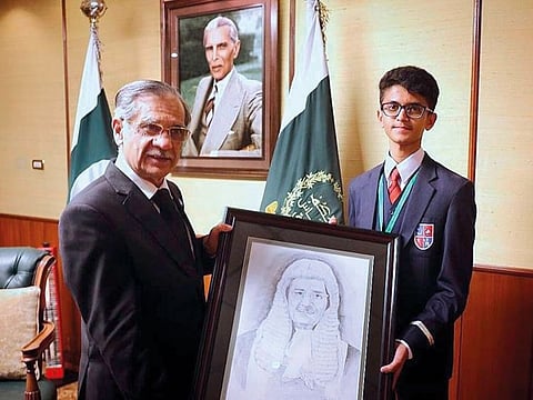 Former Chief Justice of Pakistan Saqib Nisar (left) says he is prepared to take feeback on whether his directive for the government to build dams was a bad decision.