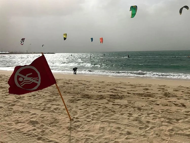 NAT-190119-BEACH-WEATHER-1547909030136