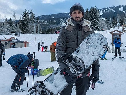 Shaikh Hamdan Bin Mohammad Bin Rashid Al Maktoum, Dubai Crown Prince and Chairman of Dubai Executive Council, posted photos of his winter vacation in Canada, which have gone viral.