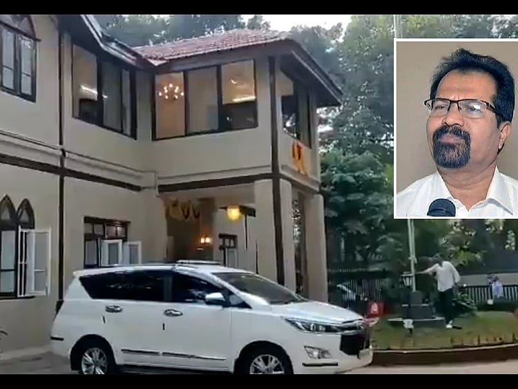 Mayor Vishwanath Mahadeshwar -00