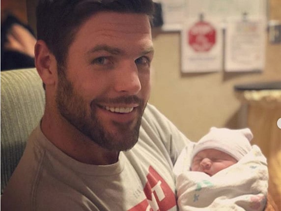 TAB_190124-Carrie-Underwood-Mike-Fisher-baby-1548310671074