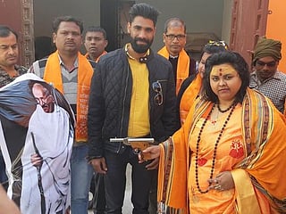 On Gandhi’s death anniversary, Hindu right wing activist shoots Mahatma Gandhi effigy  