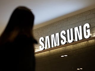 Samsung profit beats estimates on strength of smartphones and displays