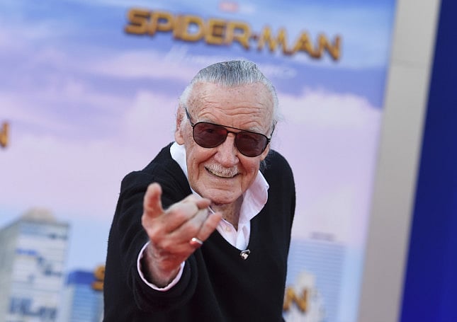 TAB_STANLEE-1549009154751