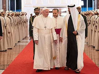 Mohammad Bin Zayed welcomes Pope Francis to the UAE