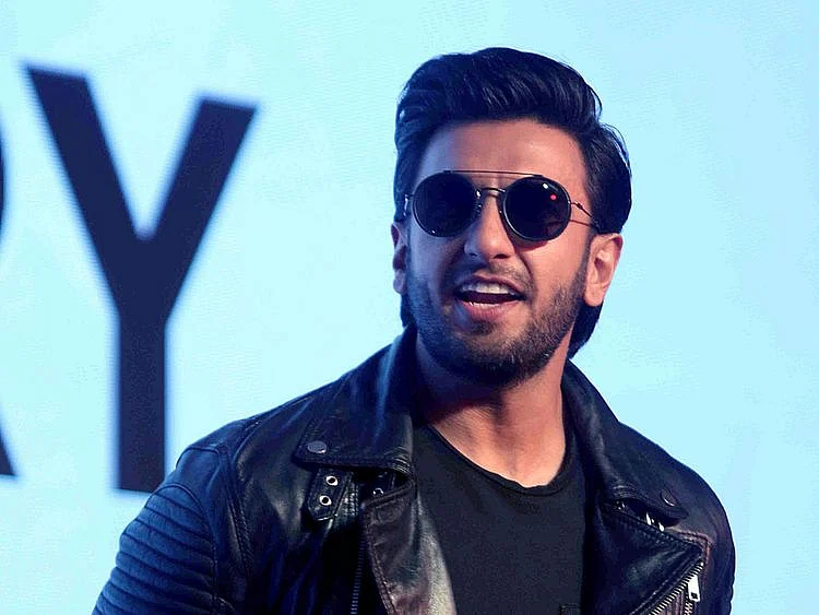 tab-Ranveer-Singh-(8)-1549262006284