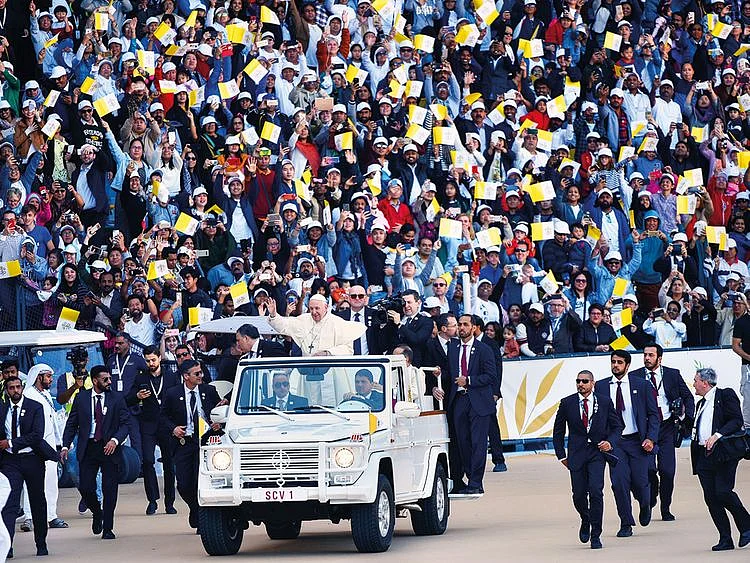 Pope Francis waves 2