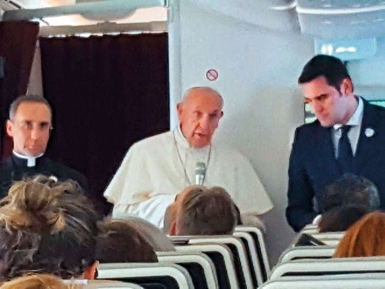 Pope return flight