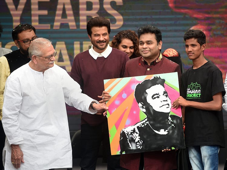 tab-Anil-Kapoor-and-AR-Rahman-celebrating-10-years-of-Slumdog-1549354687033