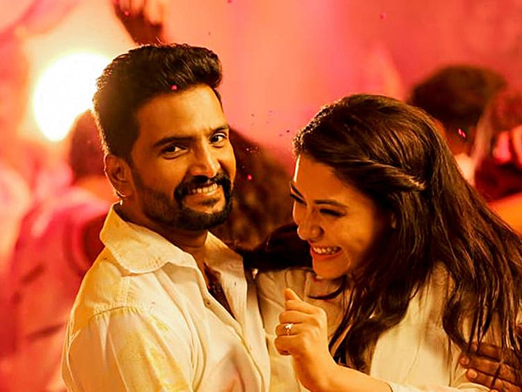 tab-dhilluku-dhuddu-movie-stills-1549436621843