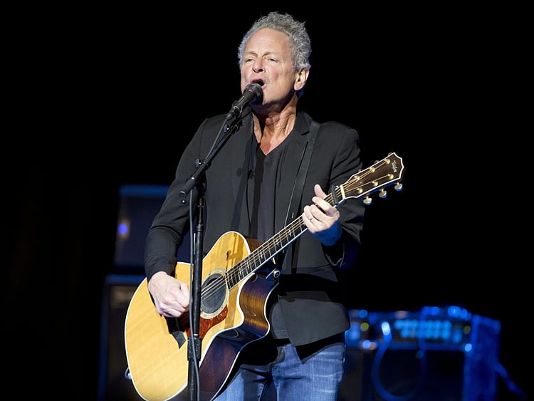tab-Lindsey-Buckingham-1549872889732
