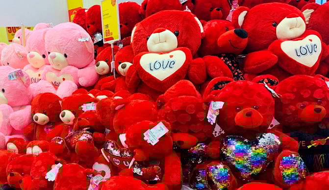 Valentine's Day shopping presents