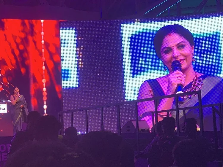 Dubai-based actress Asha Sarath -01