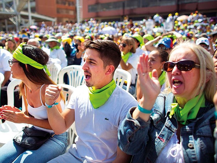 People scream