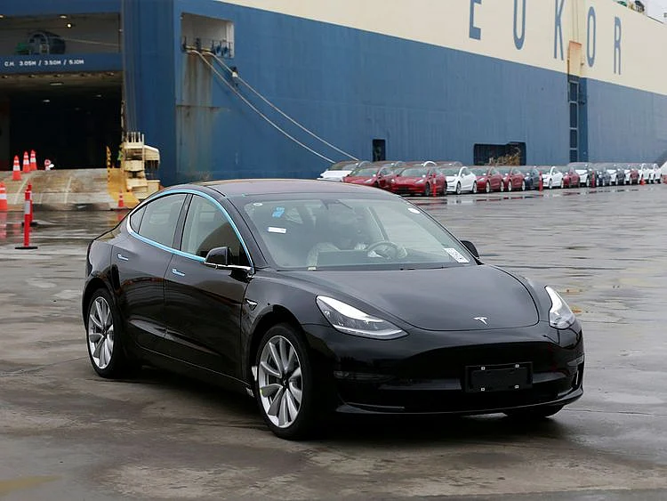 2019-02-22T072531Z_1436405275_RC192CFB0E90_RTRMADP_3_TESLA-MODEL-3-CHINA-(Read-Only)