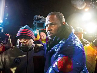 R Kelly met underage girl while on trial for child porn