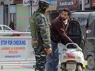 Mass panic in Kashmir as India-Pakistan war hysteria grows