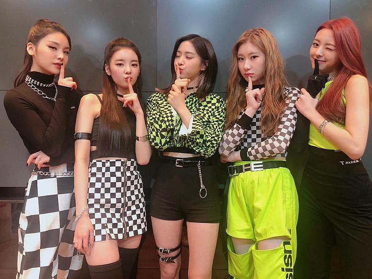 ITZY-at-M-Countdown-1550988804066