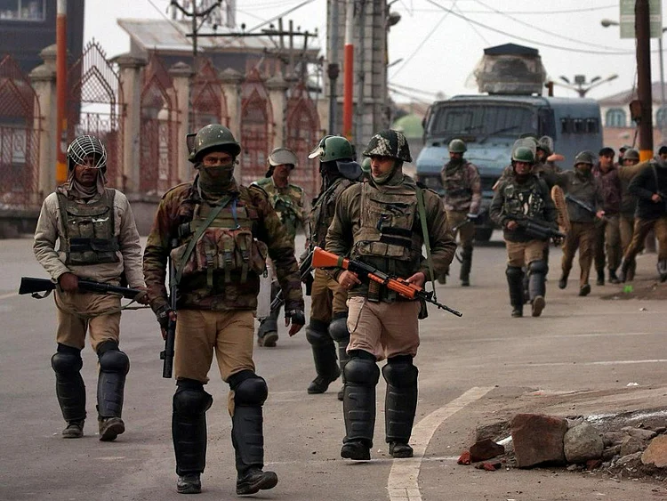 Indian troops in Kashmir