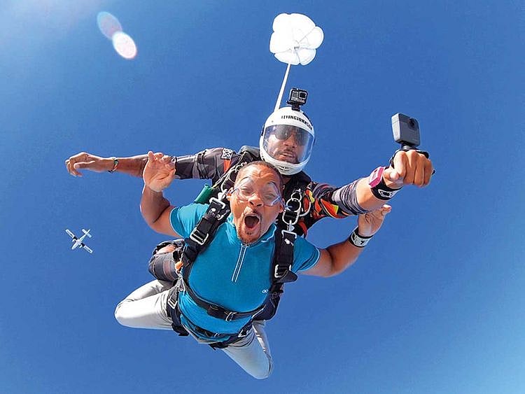 190225 Will Smith skydiving