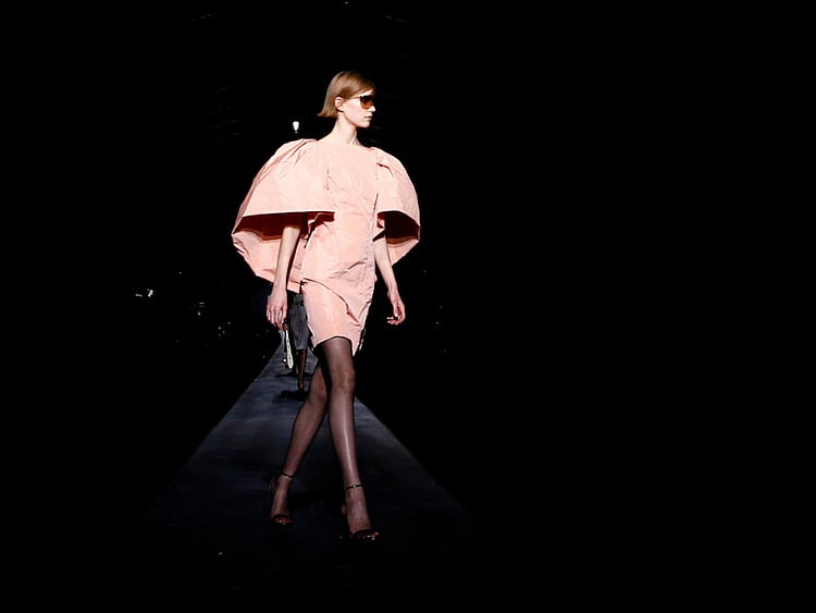 tab-Givenchy--paris-fashion-1551707336764